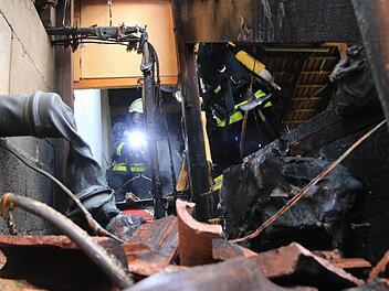 Rund 10 000 Euro Sachschaden entstand bei einem Brand am Freitag in Spiesberg. Fotos: Ferdinand Merzbach