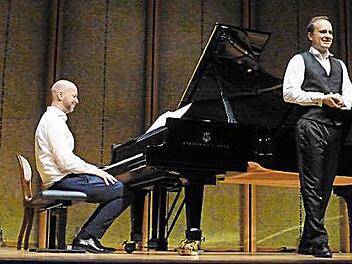 Der Tenor Daniel Behle und sein Begleiter Sveinung Bjelland. Foto: Ahnert