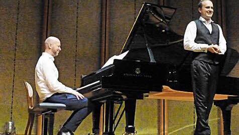 Der Tenor Daniel Behle und sein Begleiter Sveinung Bjelland. Foto: Ahnert