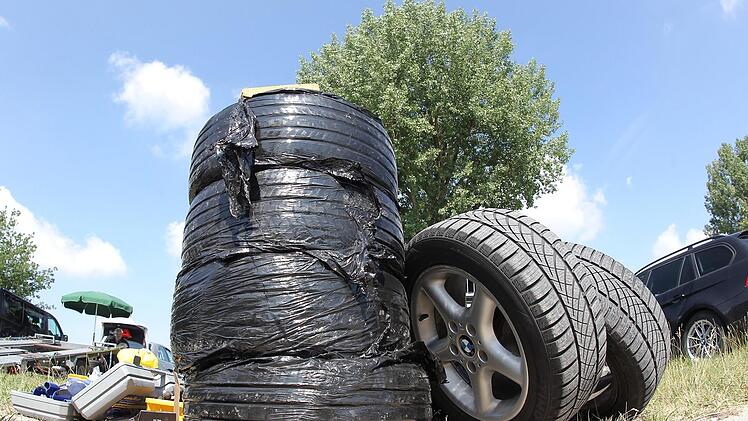 Ein nagelneuer Satz Reifen - extra für den Autoslalom