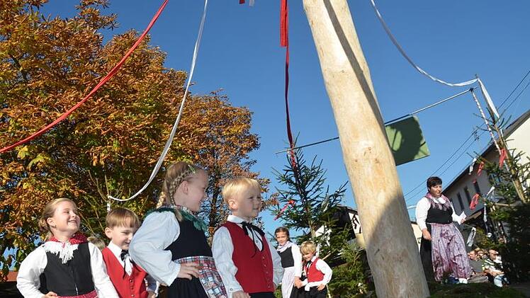 Die Kindertanzgruppe bewies ihr tänzerisches Können ebenso wie...
