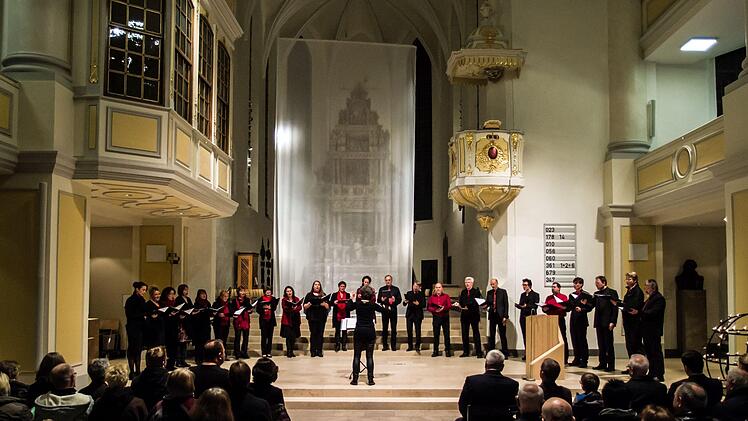 Zahlreiche Zuhörer erlebten das Gedenkkonzert für den vor einem Jahr verstorbenen Sängerkreis-Vorsitzenden Günter Freitag in der Coburger Morizkirche. Gestaltet wurde es vom Kammerchor "Ziemlich beste Stimmen" unter der Leitung von Carolin Heckel.Foto: Jochen Berger