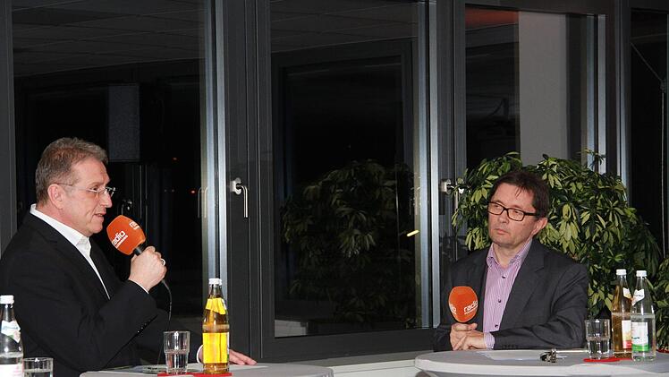Henry Schramm im Gespräch mit Rundschau-Redaktionsleiter Alexander MüllerFoto: Romy Denk