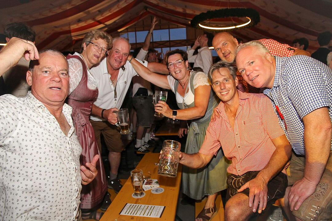 Frontal Party Pur feierte ihre Premiere bei der Bierwoche.