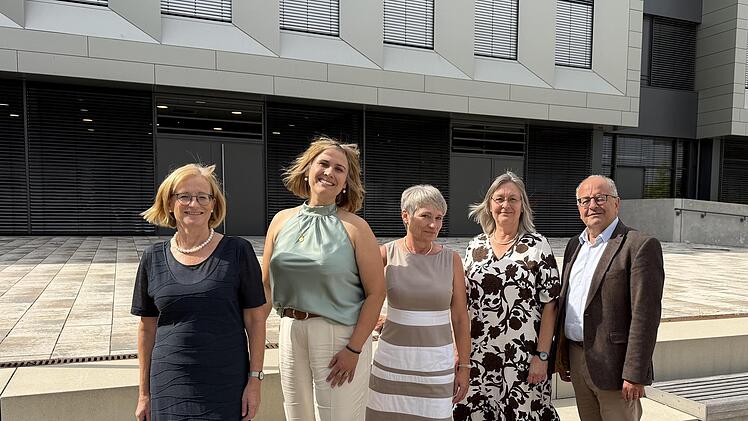 Eva Schorer, Personalratsvorsitzende Katharina Zeller, Pia Schlembach, Cornelia M&uuml;ller, Schulleiter Georg Gi&szlig;ler (von links)Jochen Lembach