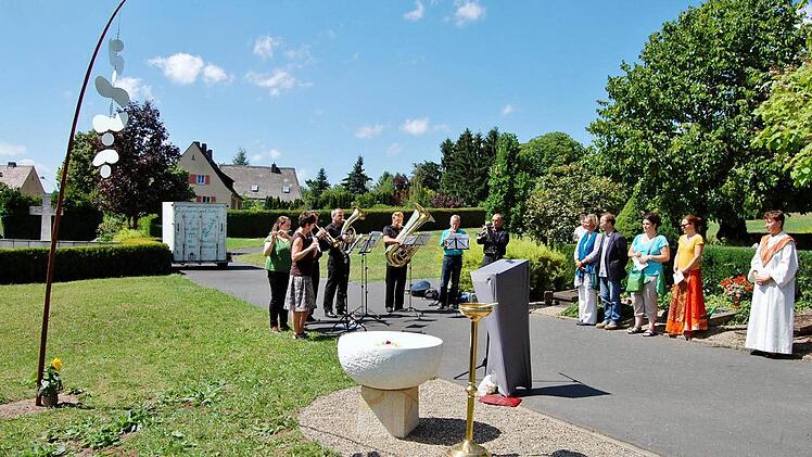 Einweihung der "Himmelswiese" auf dem Parkfriedhof Bad Kissingen, Samstag, 12. Juli 2014.