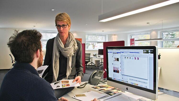 Im "Zentrum der kreativen Stille": Claudia Bähr und Volontär Sebastian Tacke