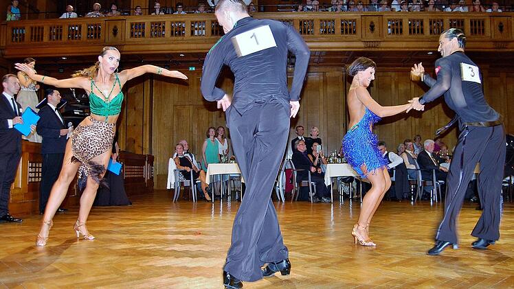 Ein Ereignis ersten Ranges war das Tanzturnier im Regentenbau. Foto: Sigismund von Dobschütz