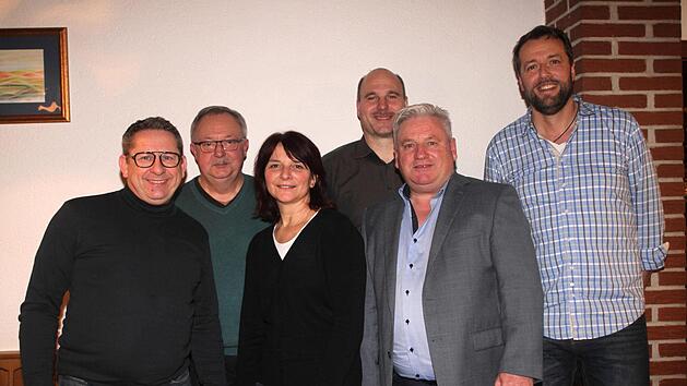 CSU-B&uuml;rgermeisterkandidat Alfons Hartlieb mit den Kandidaten, welche die CSU-Gemeinderatsliste anf&uuml;hren; von links Peter Frankenstein, Walfried Spath, Dorothea Simon, Helmut Sch&ouml;pplein, B&uuml;rgermeister Alfons Hartlieb und Udo Busch. G&uuml;nther Geiling