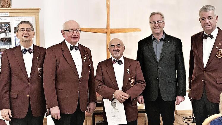 Die Ehrung der verdienten Mitglieder des MGV Neunkirchen Foto: privat