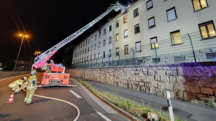 W&uuml;rzburg: Nach Brand mit zehn Verletzten - Tatverd&auml;chtiger in U-Haft nach Vorsatz-Vorwurf