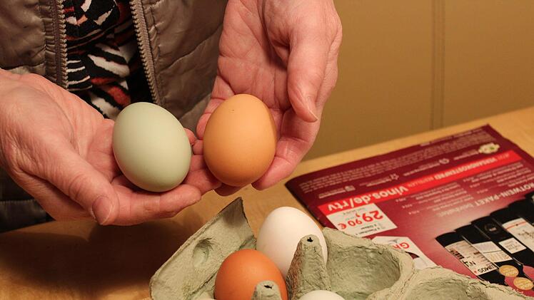 Die Eier haben unterschiedliche Farben und verschiedene Gr&ouml;&szlig;en. Foto: Cindy D&ouml;tschel