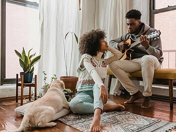 Romantische Musik kann die Stimmung positiv beeinflussen.
