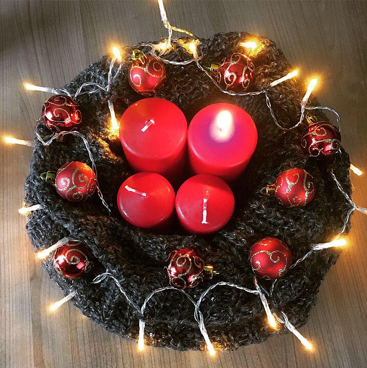 Lesergalerie: Adventskränze