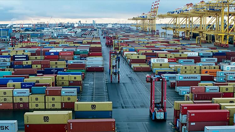 Das Containerterminal von Bremerhaven war ein besonderer Drehort f&uuml;r das Filmteam von Regisseur Nicolai Rohde.