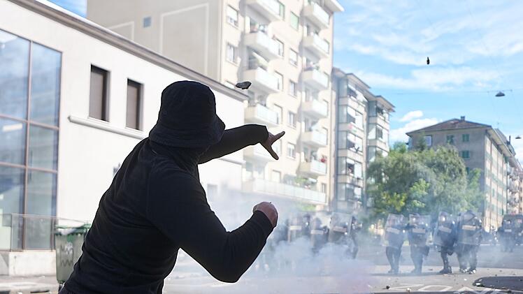 G7 Demonstrationen