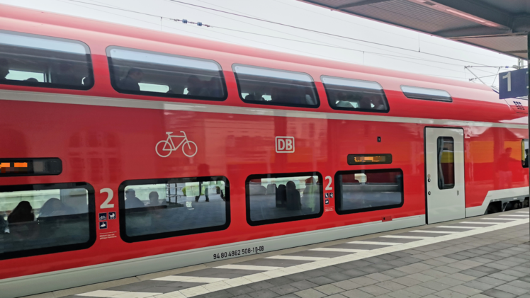 Bahnhof, Zug, Bahn, S-Bahn, Regionalexpress