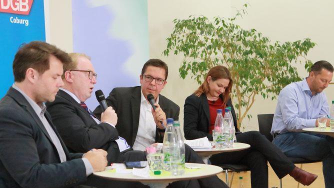 Die Diskussion mit René Hähnlein, Hans Michelbach, Doris Aschenbrenner und Michael Eckstein (von links) wurde von Thomas Apfel (Mitte) moderiert.  Foto: Katja Nauer