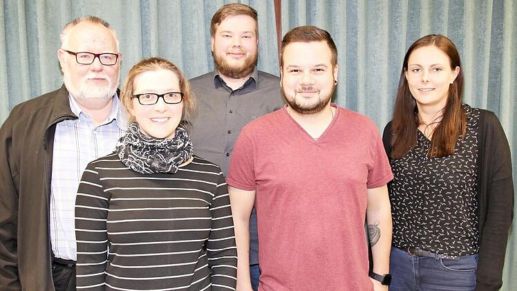 Der neu gewählte Vorstand des Bürgervereins Neu- und Neershof (von links): Peter Franzl, Vorsitzende Melanie Becker, Johannes Hein, Philipp Gehrlicher und Lisa Rosenbauer  Foto: Desombre