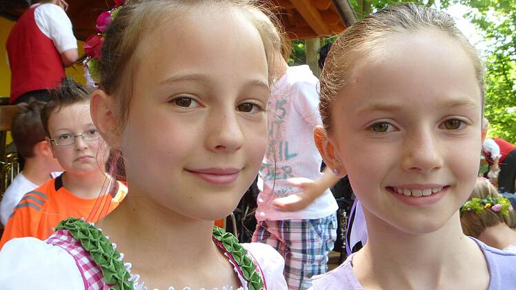 Louisa und Sophia vor ihrem großen Auftritt.