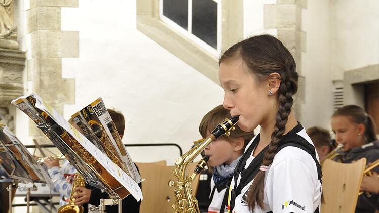 Seit September vergangenen Jahres gibt es die Bläserklasse der Grundschule Münnerstadt. Foto: Peter Klopf