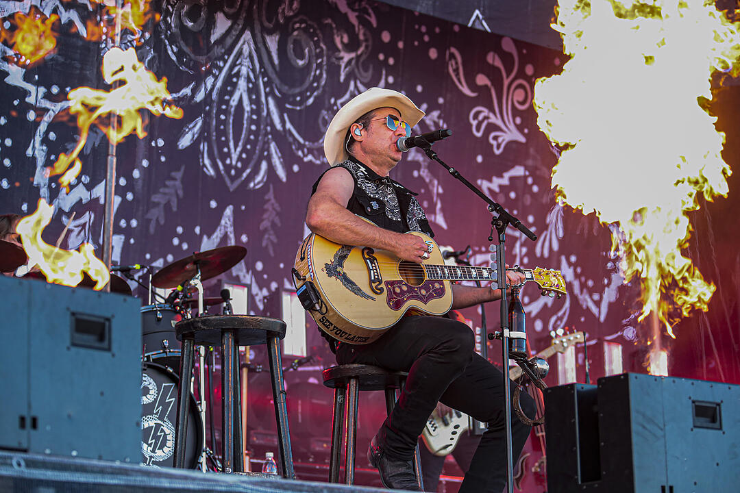 Rock im Park 2019: Die Country-Rocker von The BossHoss heizen der Menge ordentlich ein