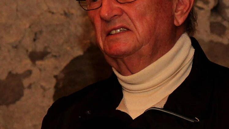 Dieter Gropp begrüßt das Publikum Foto: Johanna Blum