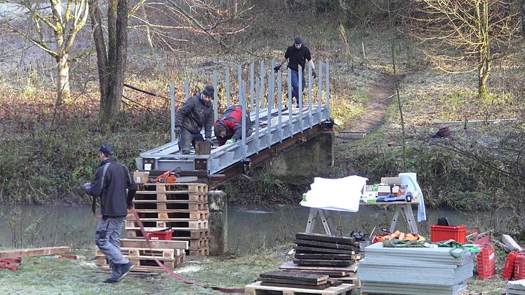 Der neue Steg über die Wiesent Foto: Paul Pöhlmann