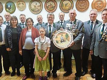 Anlässlich des Königsessens wurden auch langjährige Mitglieder und Vereinsmeister geehrt. Foto: Doris Weidner