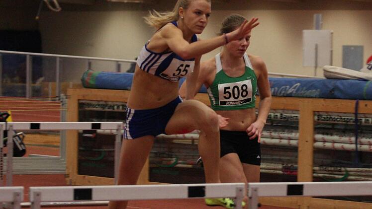 Jessica Schottorf (55) vom TSV Bad Kissingen ist über 60 Meter Hürden ihrer Favoritenrolle gewachsen und wird erneut Bayerische U-18-Meisterin. Foto: Nürnberger