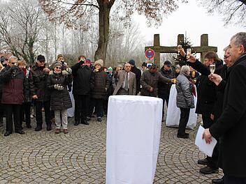 Voll Zuversicht war die Botschaft, die Pommersfeldens Bürgermeister Hans Beck (rechts mit seinen Stellvertretern Helmut Schleicher und Edgar Frischmann) am Neujahrstag an seine Bürger richtete.  Fotos: Evi Seeger