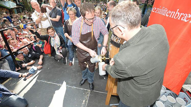 Anstich zur Erlanger Bergkirchweih 2015 Foto: Ronald Rinklef