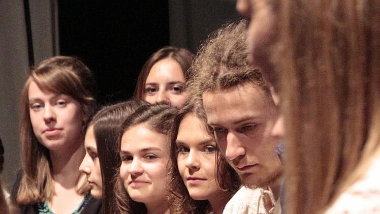 Auch beim Herder-Gymnasium wurden besonders engagierte Schüler ausgezeichnet.  Foto: Josef Hofbauer