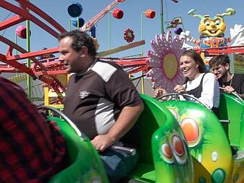 Ein abwechslungsreiches Programm und spannende Fahrgesch&auml;fte erwarten die Besucher des N&uuml;rnberger Herbstvolksfests 2019. Foto: NEWS5 / Friedrich