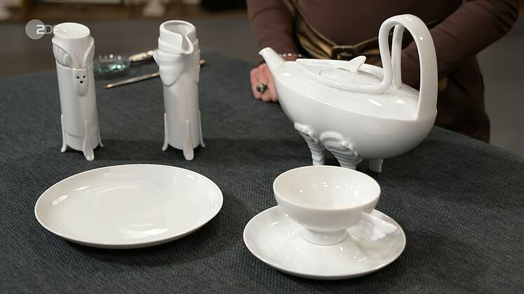 Die weiteren Rarit&auml;ten: Das limitierte Rosenthal Tee-Service von Paul Wunderlich aus dem Jahr 1986 war 500 bis 800 Euro wert. Die Verk&auml;uferin hatte sich jedoch 2.500 Euro erhofft und behielt das Porzellan lieber.