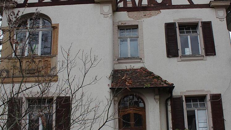 Die Ostfassade mit der Eingangstür. Foto: Andreas Dorsch