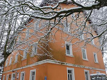 Kommen in den ehemaligen "Goldnen Löwen" jetzt Asylsuchende - oder nicht? Foto: Archiv/Werner Reißaus