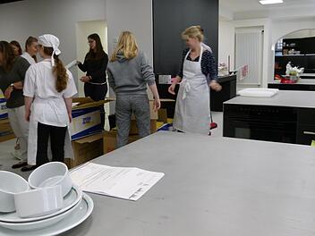 Ein Blick in die neue Küche, in der das Lernen leicht fallen dürfte  Fotos: Marion Krüger-Hundrup