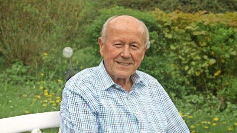 Ruhe und Entspannung findet Altbürgermeister Hermann Lankl in seinem Garten, den er mit viel Akribie hegt und pflegt. Am kommenden Sonntag vollendet er sein 80. Lebensjahr.  Foto: Martin Rebhan