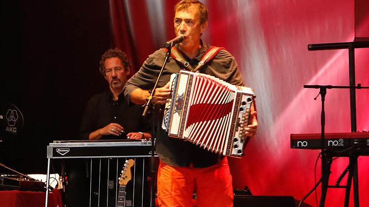 Bildausriss vom Coburger Konzert von Hubert von Goisern  Foto: Matthias Hoch