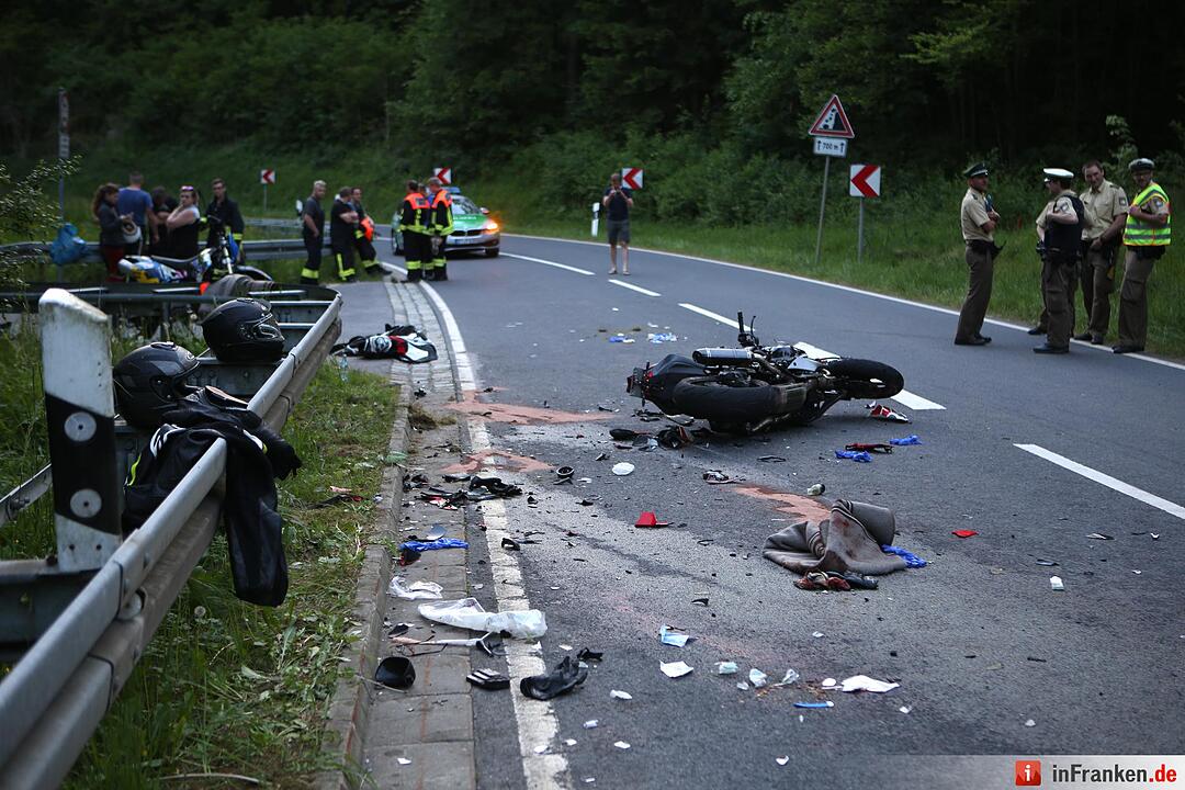 Motorräder prallen am Würgauer Berg frontal zusammen – zwei Schwerverletzte
