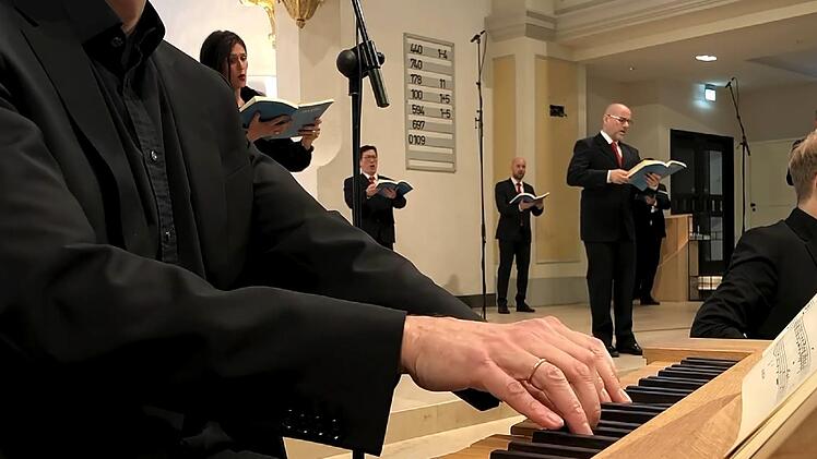 In der Coburger Morizkirche zeichnete das Landestheater Ausschnitte aus Händels "Messias" auf - mit kleiner Besetzung und reichlich Abstand im leeren Gotteshaus.Screenshot Landestheater