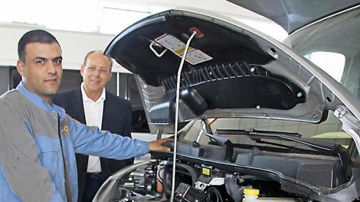 Sawan Zyad kennte sich mit dem Wohnmobilen schon aus, beschinigte ihm sein Chef Heinz Dietz. Foto: Ralf Kestel