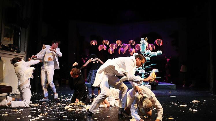 "Viel Lärm um nichts", eine Komödie von William Shakespeare, stand zuletzt 2012/13 auf dem Spielplan des Coburger Landestheaters. So turbulent wie hier auf der Bühne ging es am Donnerstag im Stadtrat jedoch nicht zu. Foto: CT-Archiv/Henning Rosenbusch