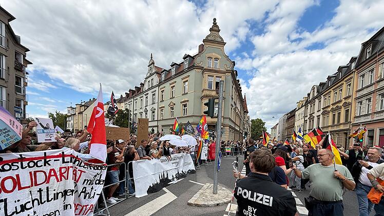 Gro&szlig;demonstrationen in Bamberg: Rechter Aufzug trifft auf Gegenprotest
