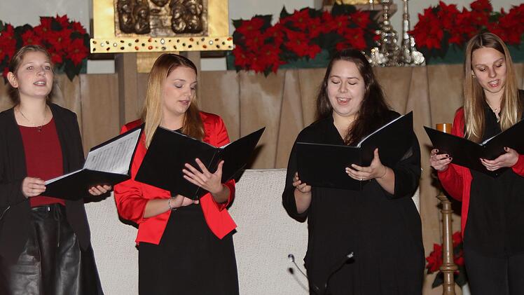 Das Quartett "Cantatett" mit Ramona Hauck, Angelina Oppelt, Sarah Scheuring und Katharina Münch (von links)