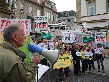 Bisher stand die Gleichstrom-Trasse Südlink im Landkreis Bad Kissingen im Fokus. Die ist zwar nicht zu verhindern, kommt aber in die Erde. Nun befürchten viele Bürger eine Mehrfach-Belastung: Süd-Link im Osten, Windräder im Süden und Masten für eine Wechselstromleitung im Westen.  Foto: Ralf Ruppert/Archiv