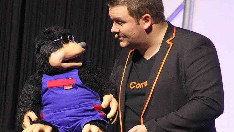 Maulwurf Schorsch ist Hausmeister, doch im Nebenjob ist er als Geheimagent 007 der Fränkischen Söder-Armee tätig. Foto: Sonja Adam