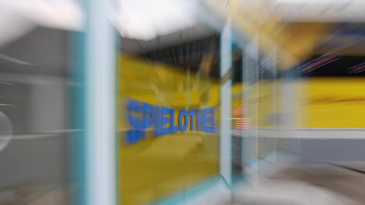 Ein junger Mann war in einer Spielothek im Kreis Lichtenfels sehr verwirrt. Symbolfoto: Hamacher