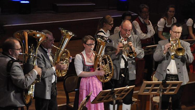 Nicht die lauten, sondern die zarten, leisen Töne entlockten die "Premicher Blechbläser" ihren Blasinstrumenten. Foto: Peter Klopf